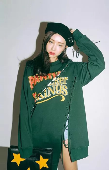 今冬時(shí)尚圈最紅單品貝雷帽,究竟你該搭什么發(fā)型? 今冬時(shí)尚圈最紅單品貝雷帽,究竟你該搭什么發(fā)型?