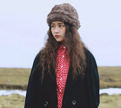 雪花飛舞,一頂帽子秒變女神 雪花飛舞,一頂帽子秒變女神