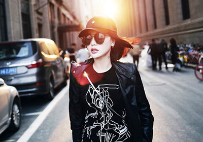 帽子是顯臉小的利器，秋冬就是要以帽取人