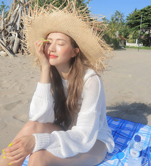 出游季夏曰炎炎，草帽加連衣裙絕對(duì)是標(biāo)配，暑期防曬全攻略！