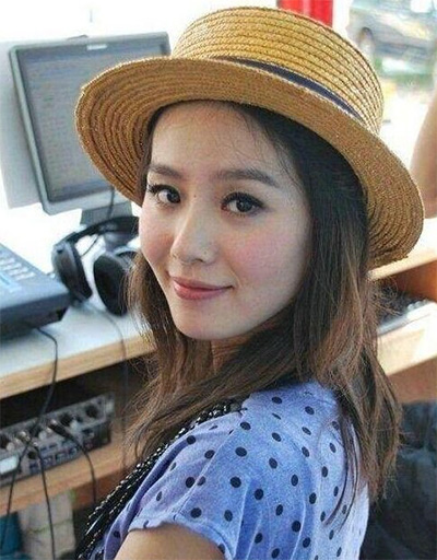 看看女星們花式戴草帽的帽子戲法! 看看女星們花式戴草帽的帽子戲法!